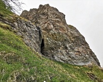 Höhlen