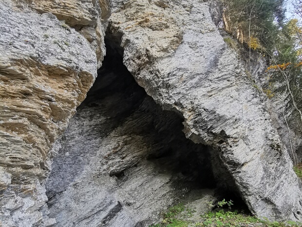 Zanoppis-Höhlen